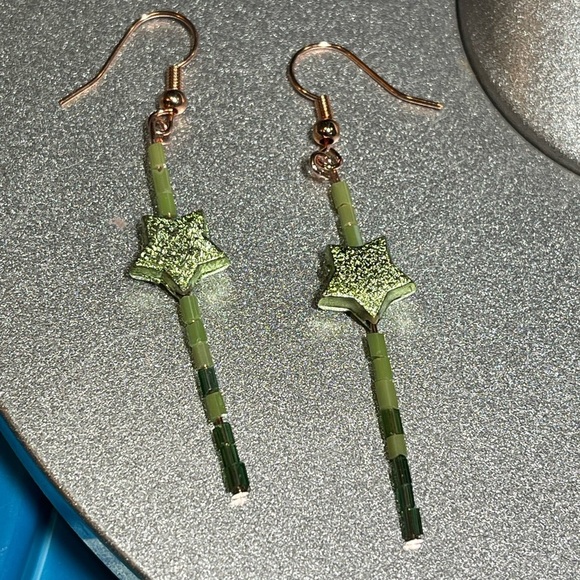 💚🍀St. Patrick’s Day earrings💚🍀 - Picture 2 of 4
